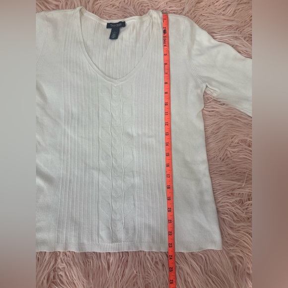 White House Black Market v-neck long sleeve sweater - Picture 4 of 9